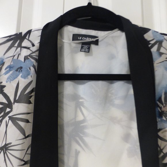 LE-CHATEAU white, black and blue floral kimono oversized chiffon top - Picture 6 of 9